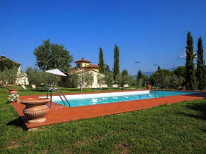 Villa with spacious garden swimming pool bubble bath and tennis court near Cortona